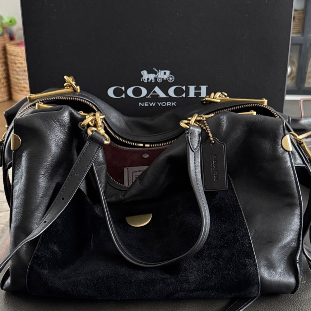 Coach Darla 32 Black Leather and suede Shoulder Bag with Gold Hardware
